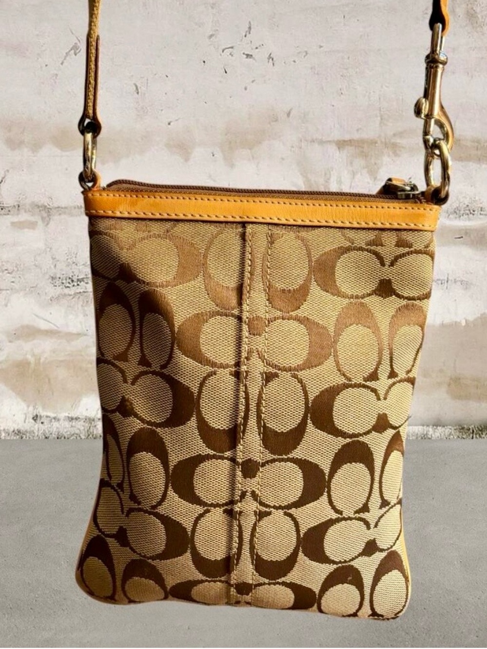 Coach Vintage Tan Signature Cancas Swingpack Crossbody Bag With Hangtag - Tan - Picture 4 of 8